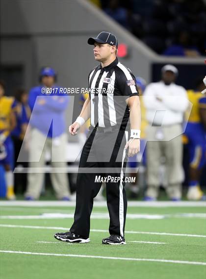 Thumbnail 3 in La Vega vs. Carthage (UIL 4A Division 1 Semifinal) photogallery.