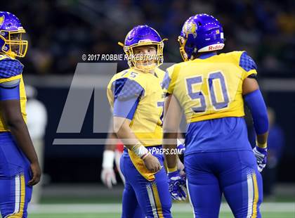 Thumbnail 3 in La Vega vs. Carthage (UIL 4A Division 1 Semifinal) photogallery.