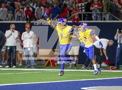 Thumbnail 1 in La Vega vs. Carthage (UIL 4A Division 1 Semifinal) photogallery.