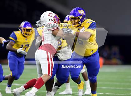 Thumbnail 2 in La Vega vs. Carthage (UIL 4A Division 1 Semifinal) photogallery.