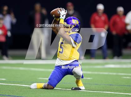 Thumbnail 3 in La Vega vs. Carthage (UIL 4A Division 1 Semifinal) photogallery.