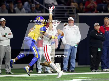 Thumbnail 1 in La Vega vs. Carthage (UIL 4A Division 1 Semifinal) photogallery.