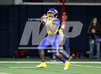Thumbnail 1 in La Vega vs. Carthage (UIL 4A Division 1 Semifinal) photogallery.