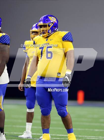 Thumbnail 1 in La Vega vs. Carthage (UIL 4A Division 1 Semifinal) photogallery.
