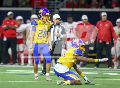 Thumbnail 3 in La Vega vs. Carthage (UIL 4A Division 1 Semifinal) photogallery.