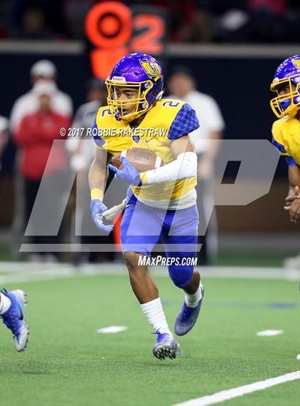 Thumbnail 1 in La Vega vs. Carthage (UIL 4A Division 1 Semifinal) photogallery.