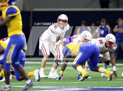 Thumbnail 3 in La Vega vs. Carthage (UIL 4A Division 1 Semifinal) photogallery.