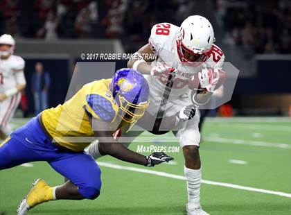 Thumbnail 3 in La Vega vs. Carthage (UIL 4A Division 1 Semifinal) photogallery.