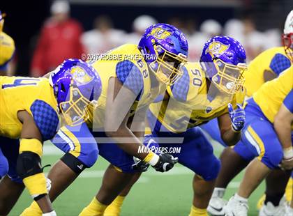 Thumbnail 3 in La Vega vs. Carthage (UIL 4A Division 1 Semifinal) photogallery.