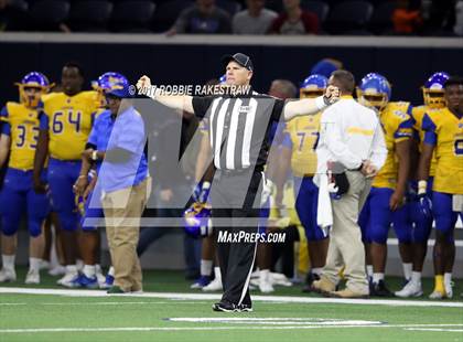 Thumbnail 3 in La Vega vs. Carthage (UIL 4A Division 1 Semifinal) photogallery.