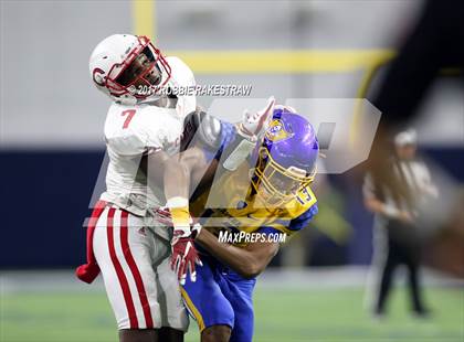 Thumbnail 2 in La Vega vs. Carthage (UIL 4A Division 1 Semifinal) photogallery.