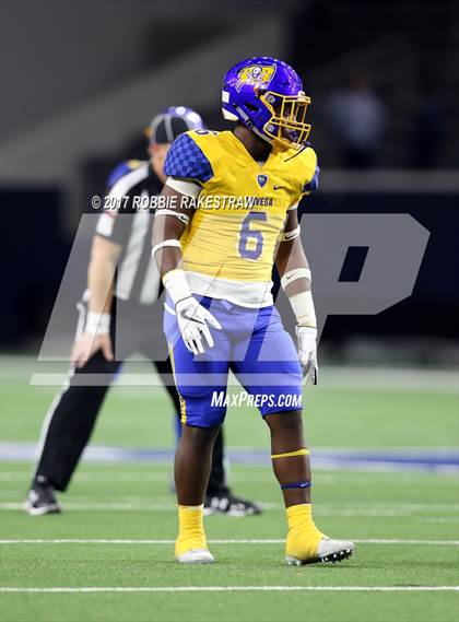 Thumbnail 3 in La Vega vs. Carthage (UIL 4A Division 1 Semifinal) photogallery.