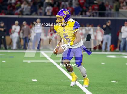 Thumbnail 1 in La Vega vs. Carthage (UIL 4A Division 1 Semifinal) photogallery.