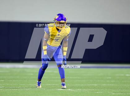 Thumbnail 2 in La Vega vs. Carthage (UIL 4A Division 1 Semifinal) photogallery.