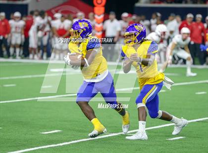 Thumbnail 1 in La Vega vs. Carthage (UIL 4A Division 1 Semifinal) photogallery.