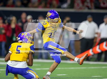 Thumbnail 2 in La Vega vs. Carthage (UIL 4A Division 1 Semifinal) photogallery.