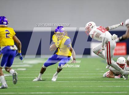 Thumbnail 2 in La Vega vs. Carthage (UIL 4A Division 1 Semifinal) photogallery.