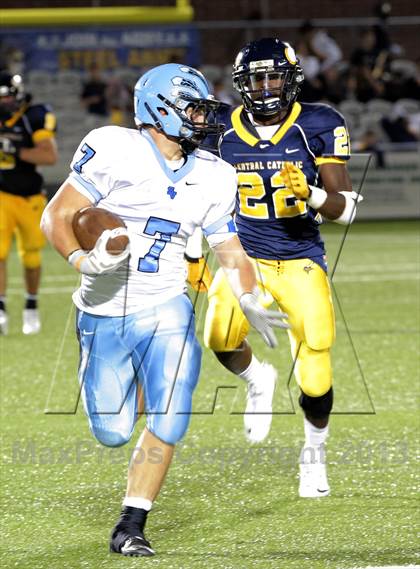 Thumbnail 1 in Central Catholic @ Seneca Valley photogallery.