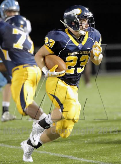 Thumbnail 2 in Central Catholic @ Seneca Valley photogallery.