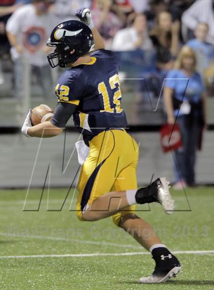 Thumbnail 2 in Central Catholic @ Seneca Valley photogallery.