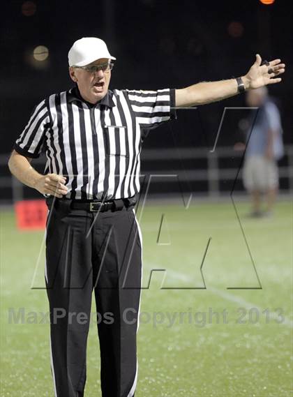 Thumbnail 3 in Central Catholic @ Seneca Valley photogallery.