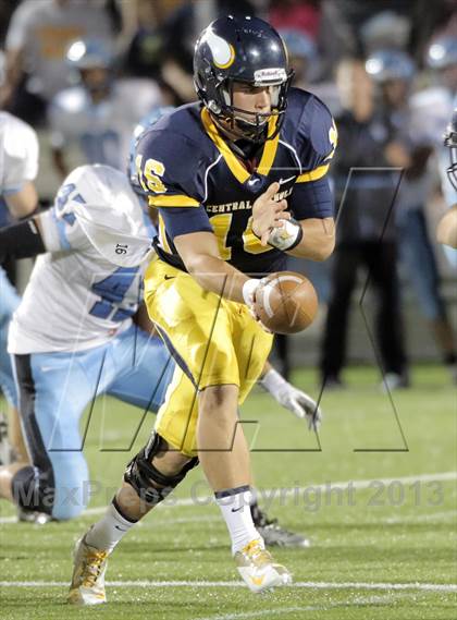 Thumbnail 1 in Central Catholic @ Seneca Valley photogallery.