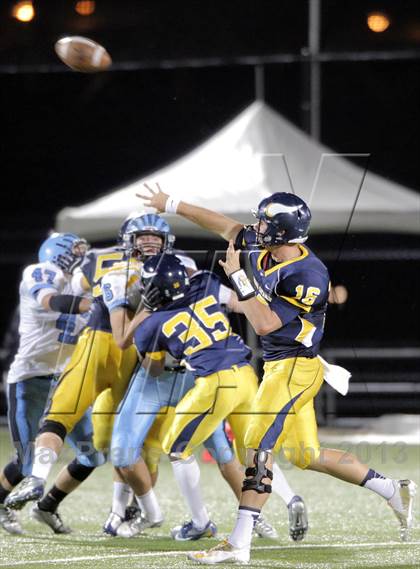 Thumbnail 2 in Central Catholic @ Seneca Valley photogallery.