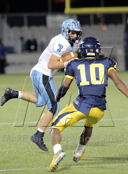 Thumbnail 2 in Central Catholic @ Seneca Valley photogallery.