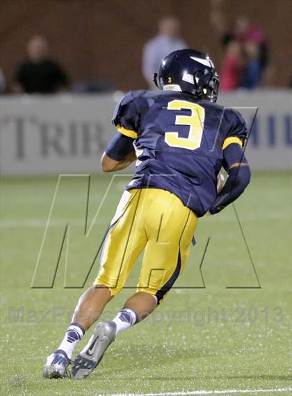 Thumbnail 1 in Central Catholic @ Seneca Valley photogallery.