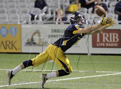 Thumbnail 3 in Central Catholic @ Seneca Valley photogallery.