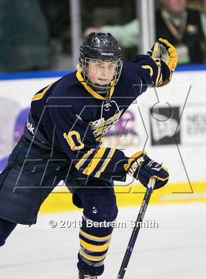 Thumbnail 2 in Lake Placid vs. Kenmore East (NYSPHSAA Division 2 Semifinal) photogallery.