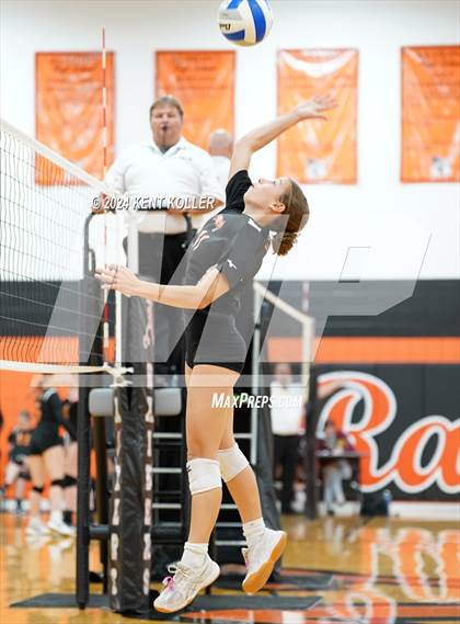 Thumbnail 2 in Regina vs. Almont  photogallery.