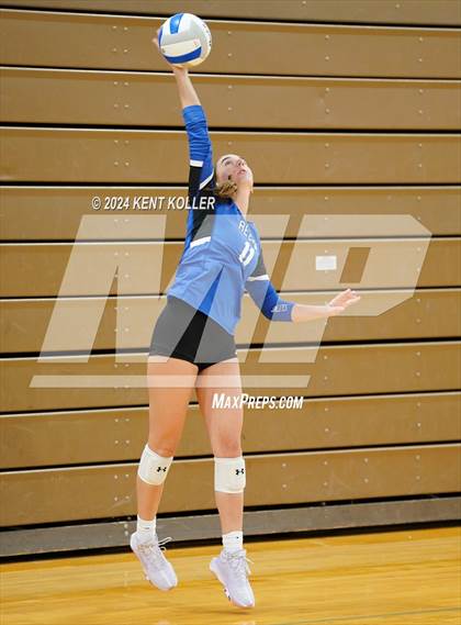 Thumbnail 3 in Regina vs. Almont  photogallery.