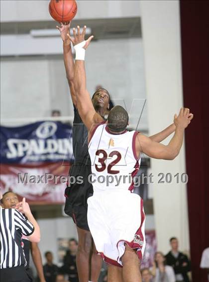 Thumbnail 1 in Westchester vs. St. Anthony's (Hoophall Classic) photogallery.
