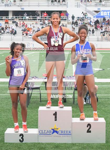 Thumbnail 3 in UIL 5A Track Region III Final (Medal Ceremony) photogallery.