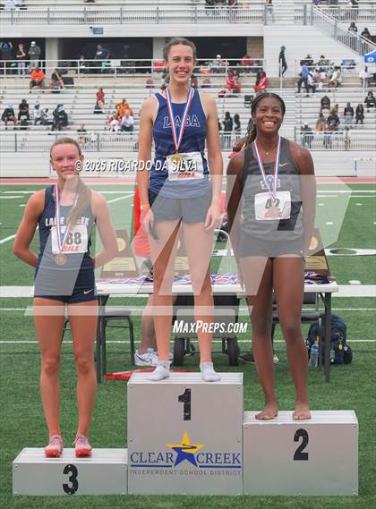 Thumbnail 3 in UIL 5A Track Region III Final (Medal Ceremony) photogallery.