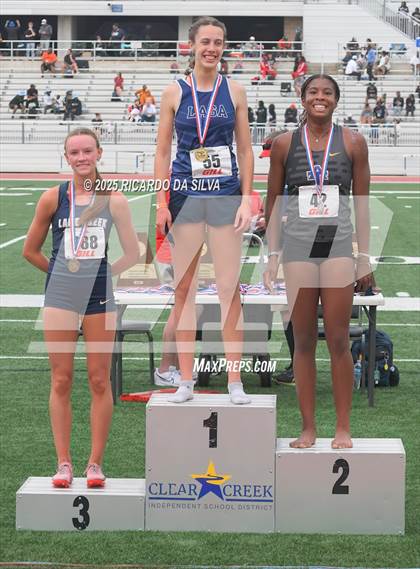 Thumbnail 2 in UIL 5A Track Region III Final (Medal Ceremony) photogallery.