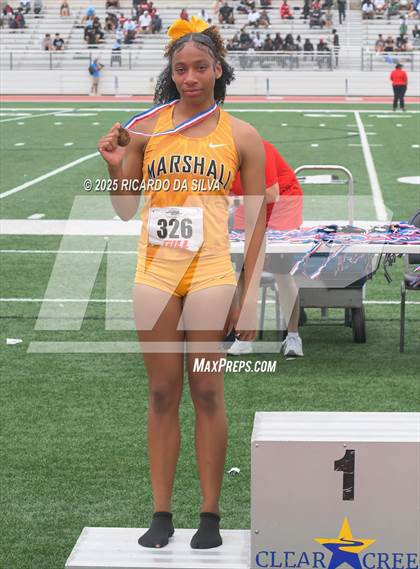 Thumbnail 2 in UIL 5A Track Region III Final (Medal Ceremony) photogallery.