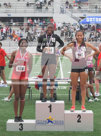 Thumbnail 2 in UIL 5A Track Region III Final (Medal Ceremony) photogallery.