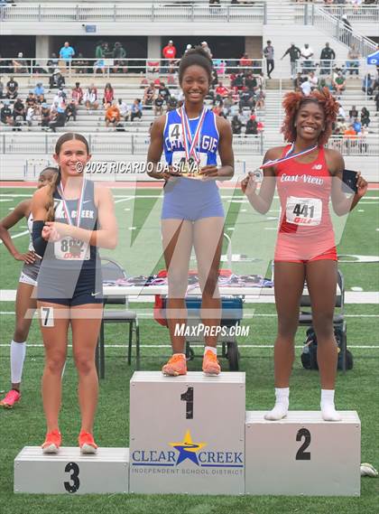 Thumbnail 3 in UIL 5A Track Region III Final (Medal Ceremony) photogallery.