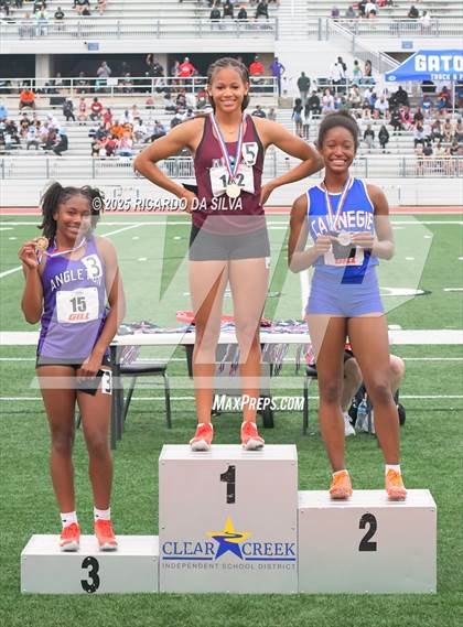 Thumbnail 2 in UIL 5A Track Region III Final (Medal Ceremony) photogallery.