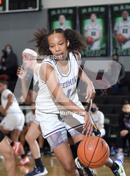Thumbnail 1 in Lynwood vs. Piedmont (St. Mary's Stockton MLK Showcase) photogallery.