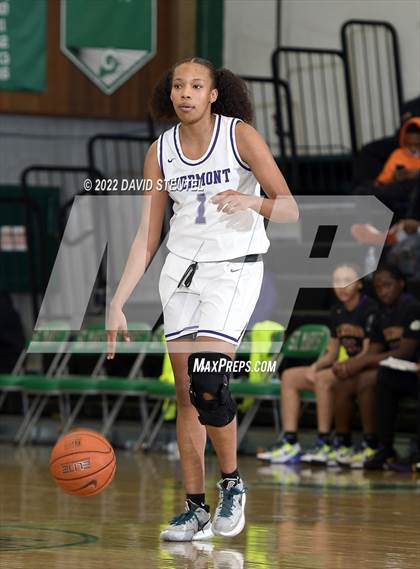 Thumbnail 2 in Lynwood vs. Piedmont (St. Mary's Stockton MLK Showcase) photogallery.