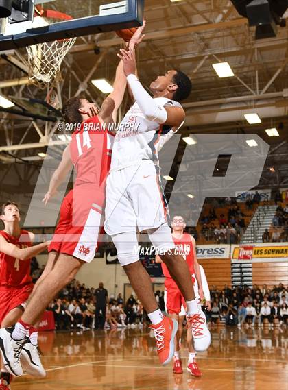 Thumbnail 3 in Mater Dei vs. Eastside Catholic (Les Schwab Invitational) photogallery.