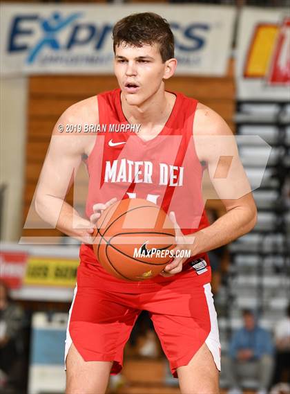 Thumbnail 3 in Mater Dei vs. Eastside Catholic (Les Schwab Invitational) photogallery.
