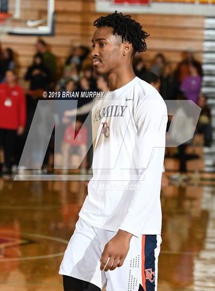 Thumbnail 3 in Mater Dei vs. Eastside Catholic (Les Schwab Invitational) photogallery.