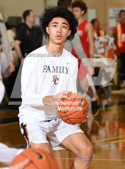 Thumbnail 3 in Mater Dei vs. Eastside Catholic (Les Schwab Invitational) photogallery.