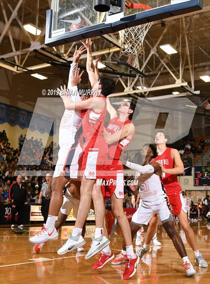 Thumbnail 3 in Mater Dei vs. Eastside Catholic (Les Schwab Invitational) photogallery.
