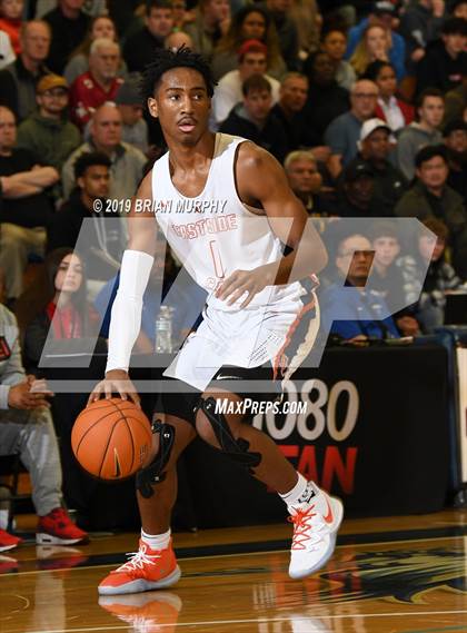 Thumbnail 3 in Mater Dei vs. Eastside Catholic (Les Schwab Invitational) photogallery.