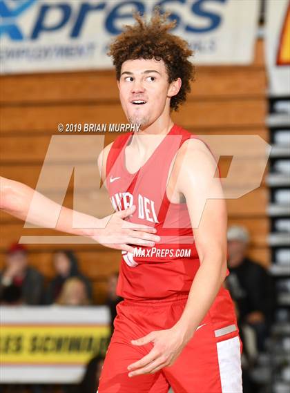 Thumbnail 1 in Mater Dei vs. Eastside Catholic (Les Schwab Invitational) photogallery.